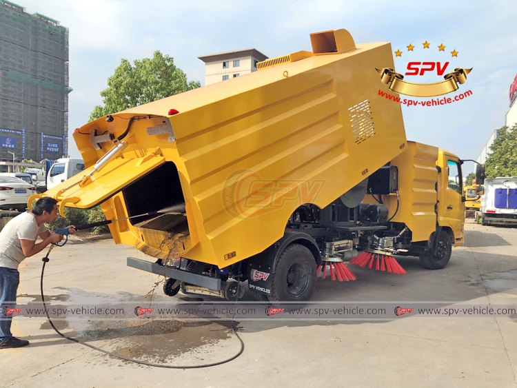 Road Sweeper Truck Dongfeng - D Road Sweeper Truck Dongfeng - D